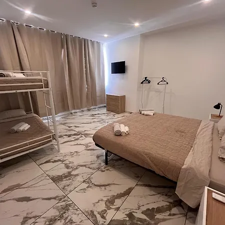 The Vault Albergue