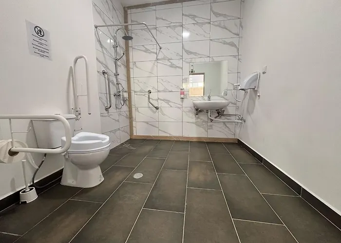 Хостел The Vault Портіман